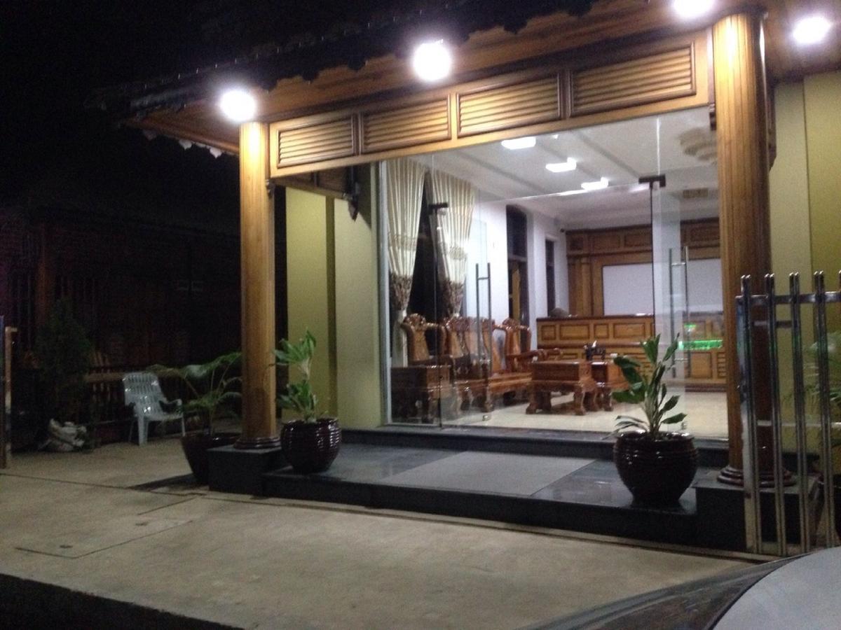 Golden Guest Hotel Hsipaw Esterno foto