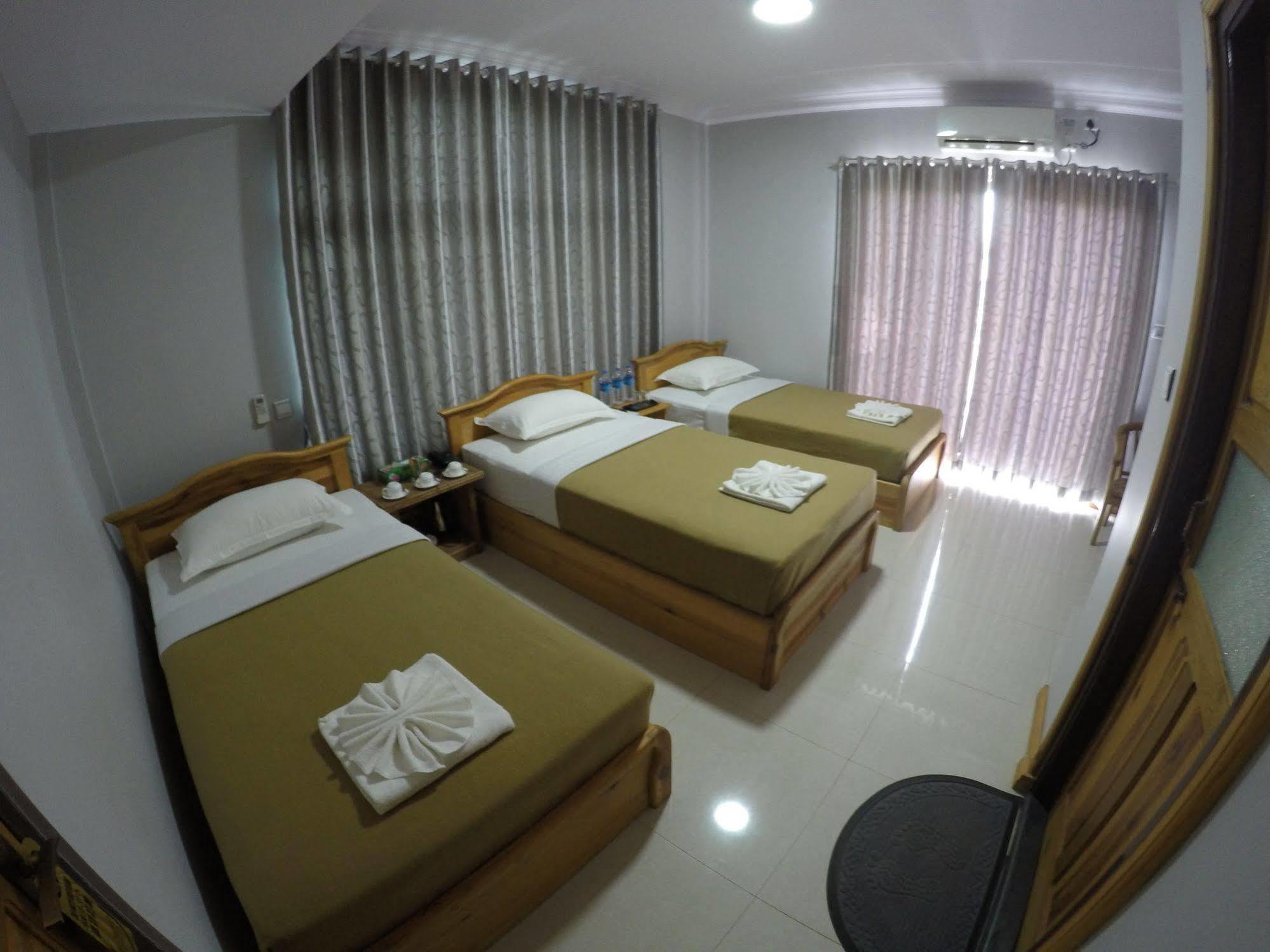 Golden Guest Hotel Hsipaw Esterno foto